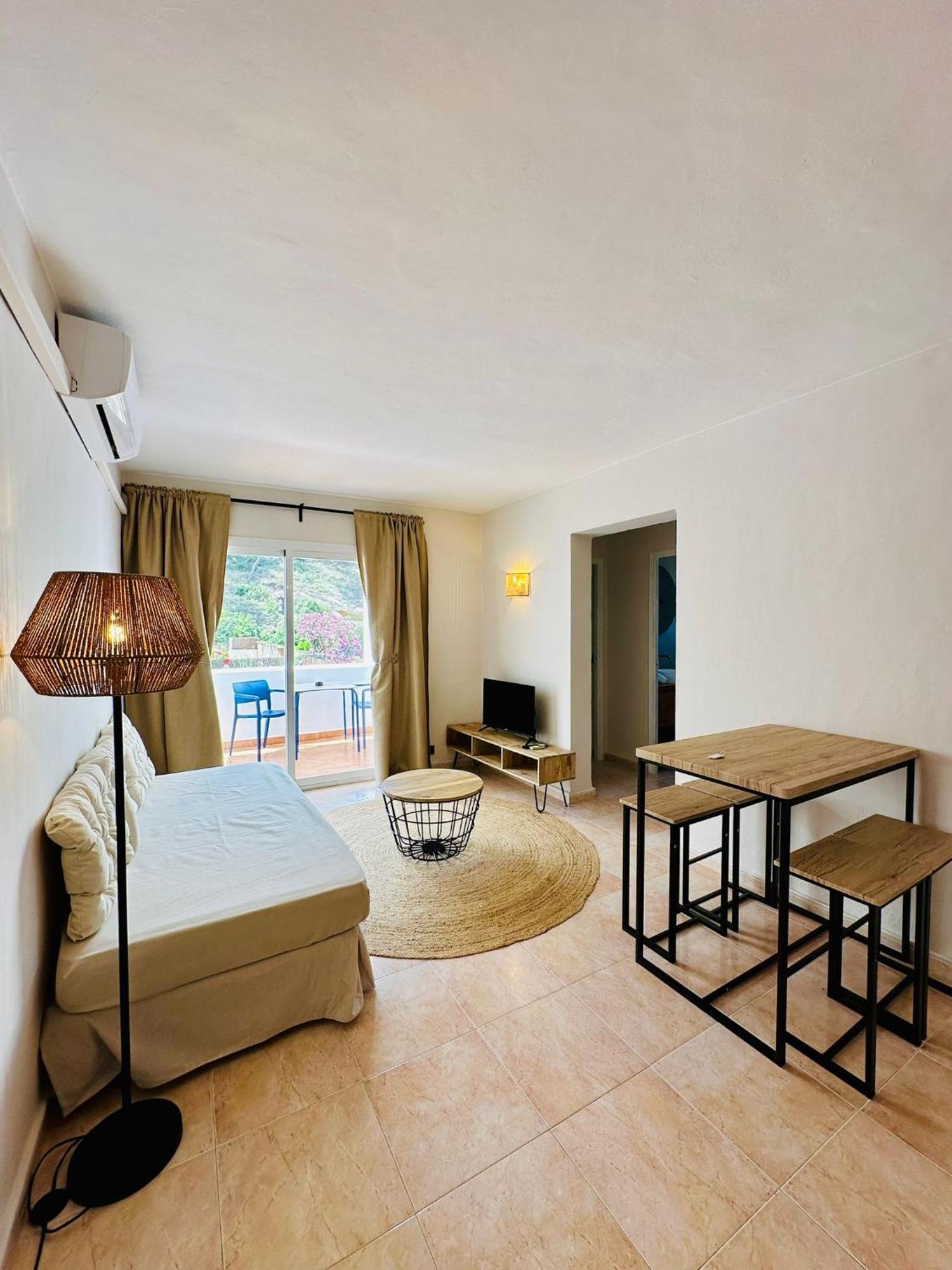 Apartamentos Ses Veles Cala Llonga (Ibiza) Exterior foto