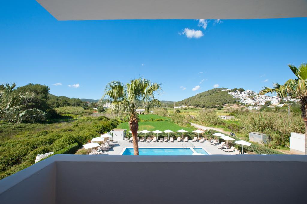 Apartamentos Ses Veles Cala Llonga (Ibiza) Exterior foto
