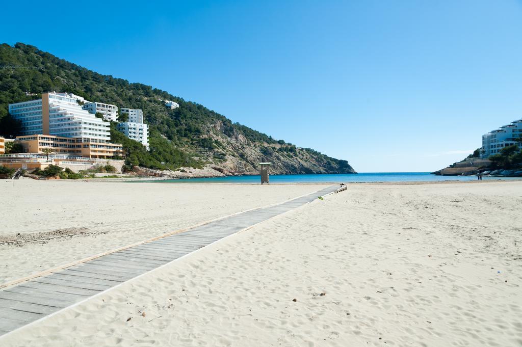 Apartamentos Ses Veles Cala Llonga (Ibiza) Exterior foto